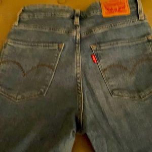 LEVI STRAUSS JEANS DISTRESSED